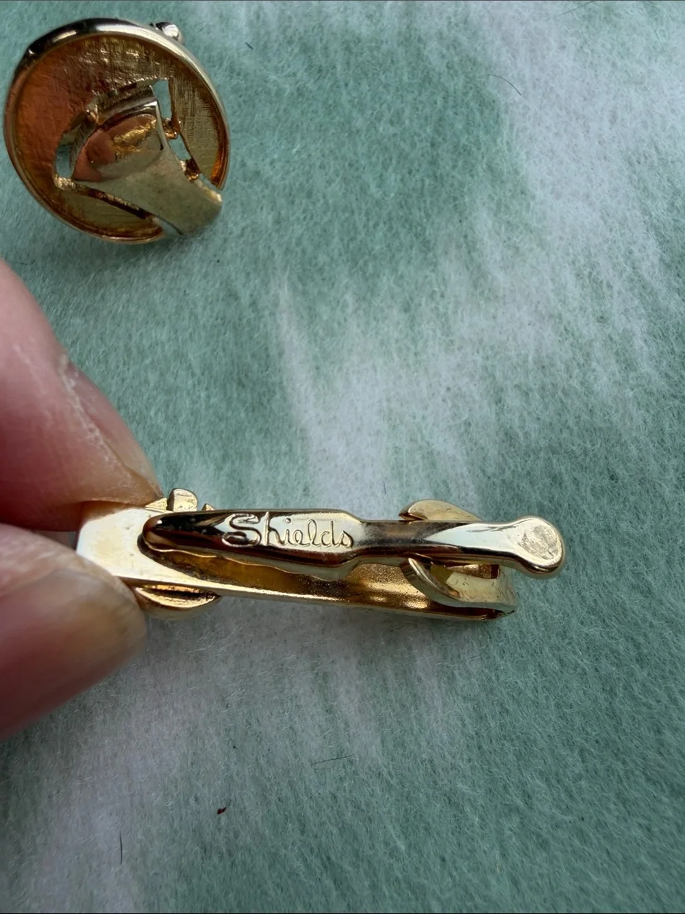 New Vintage Gold Tone Men's Cufflinks Tie Clip Set with Case / Fabric Brush